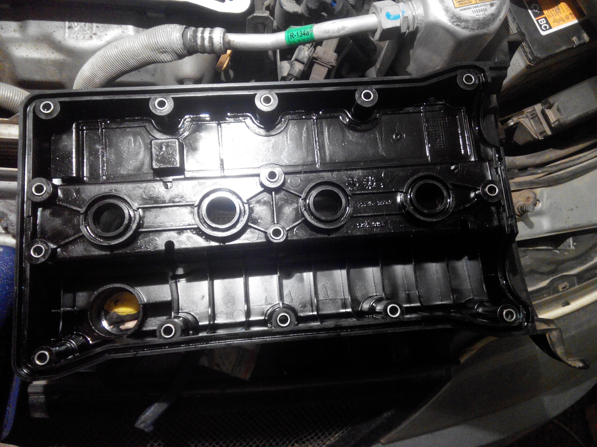 Замена прокладки клапанной крышки Toyota Corolla 12 (E210) в Казани