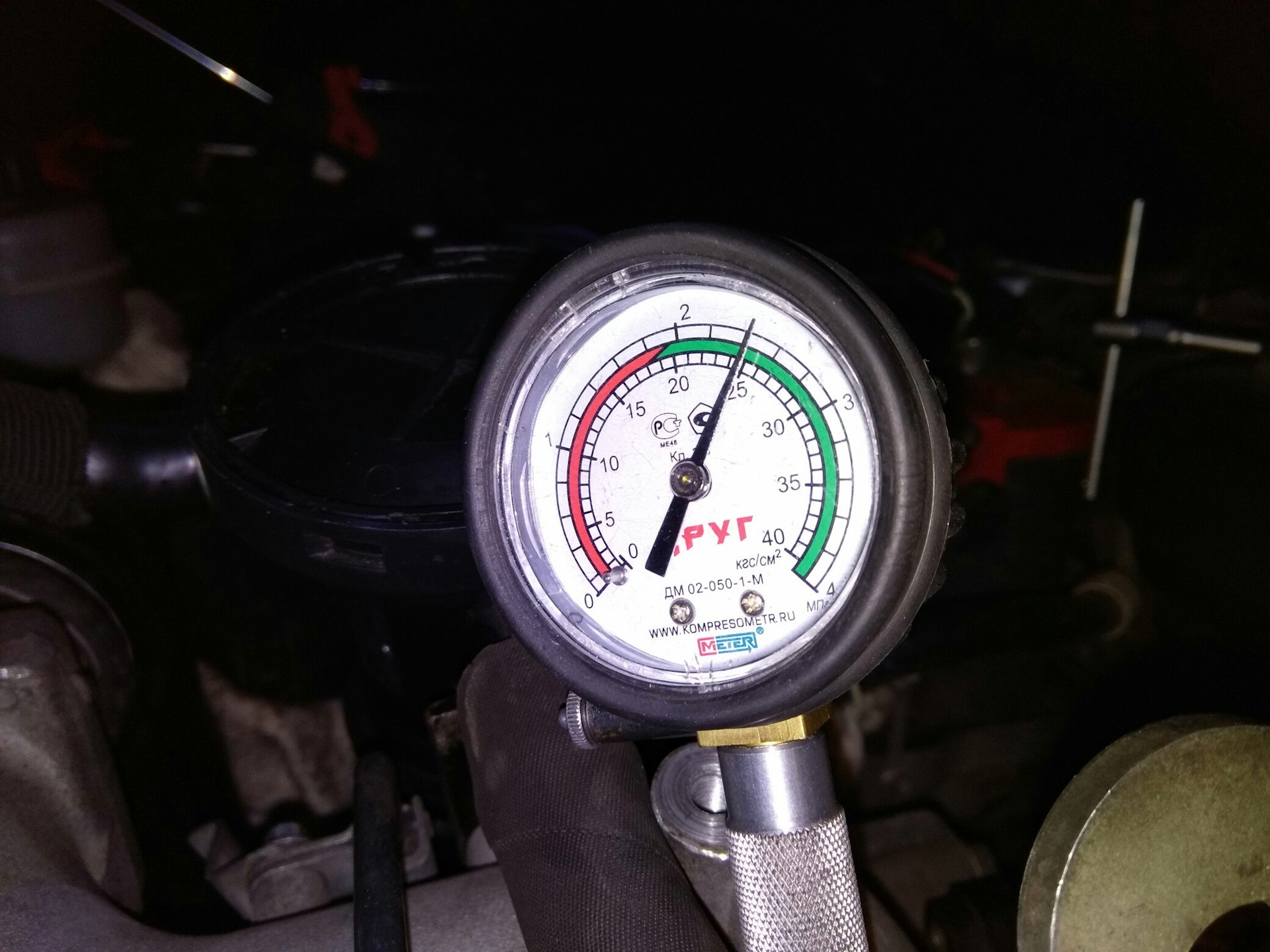 Замер компрессии двигателя Toyota RAV4 (XA10) в Казани